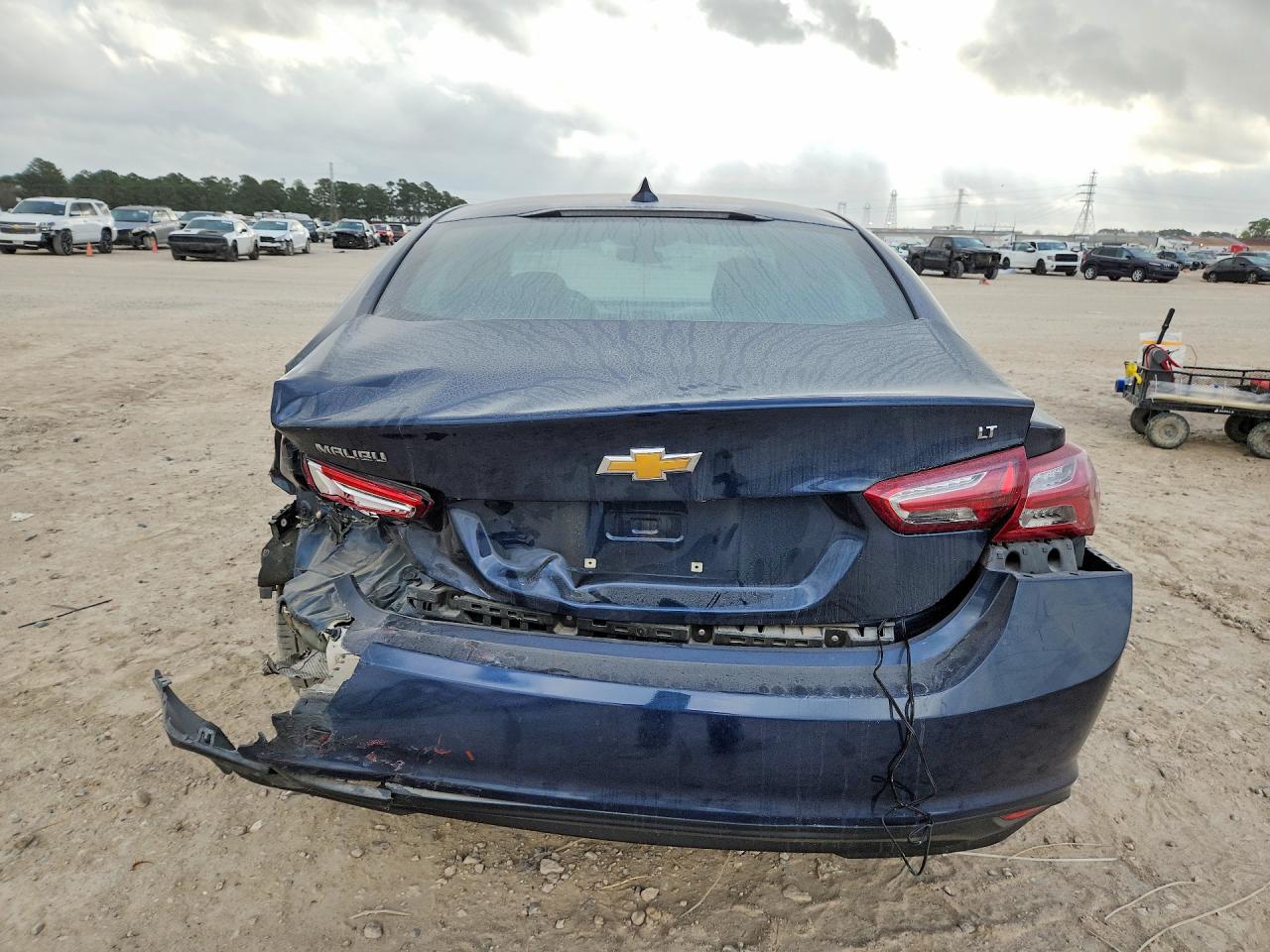 2022 CHEVROLET MALIBU LT photo 11