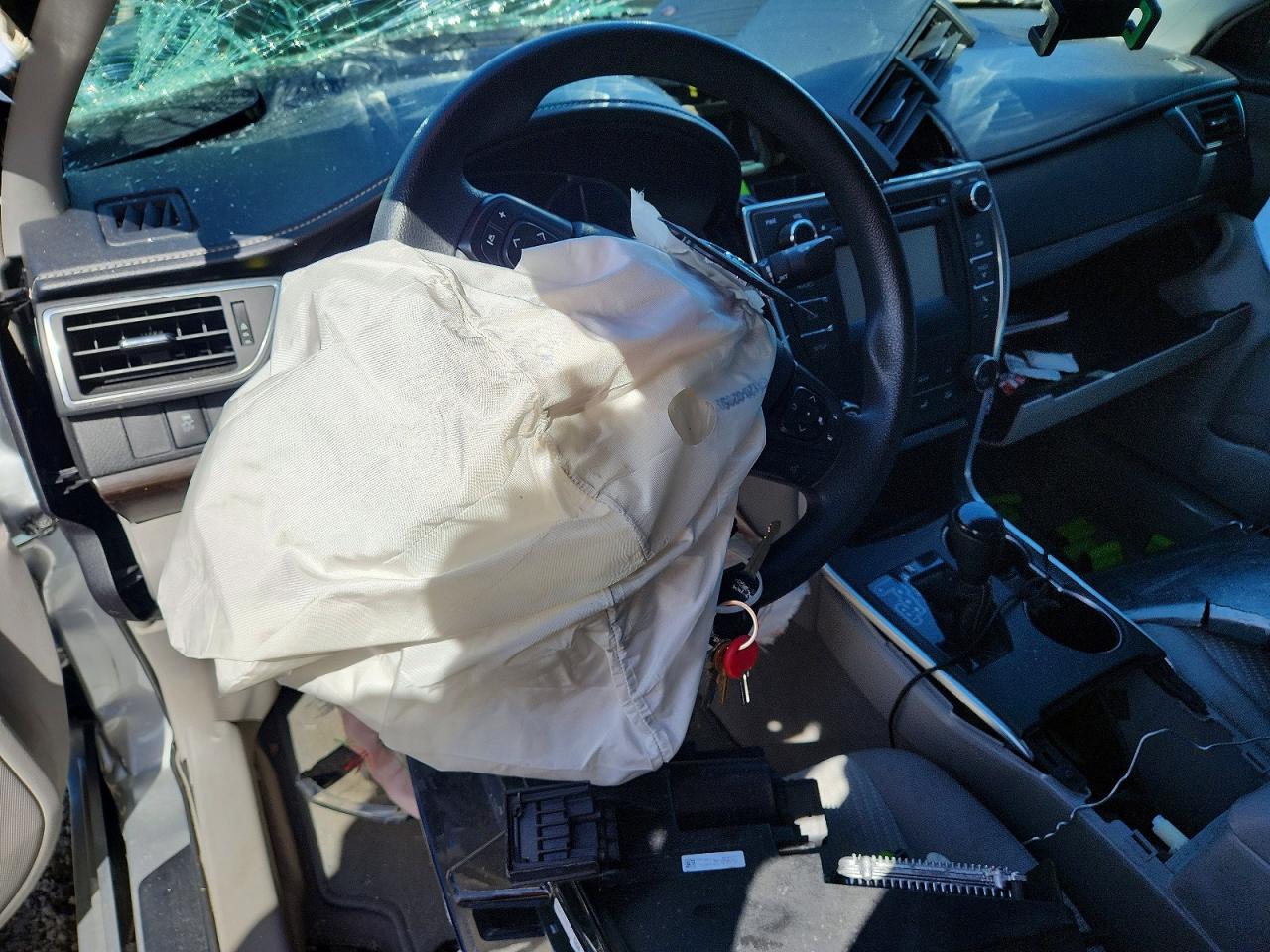 2016 TOYOTA CAMRY LE photo 8