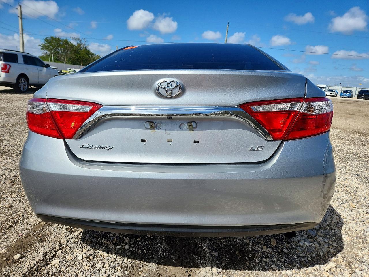 2016 TOYOTA CAMRY LE photo 6