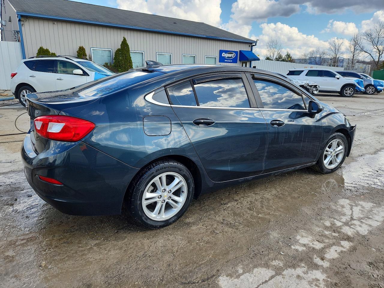 2017 CHEVROLET CRUZE LT photo 3