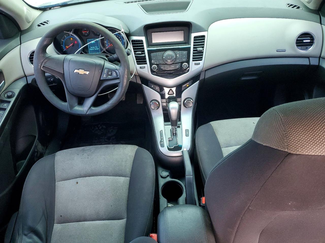 2014 CHEVROLET CRUZE LS photo 22