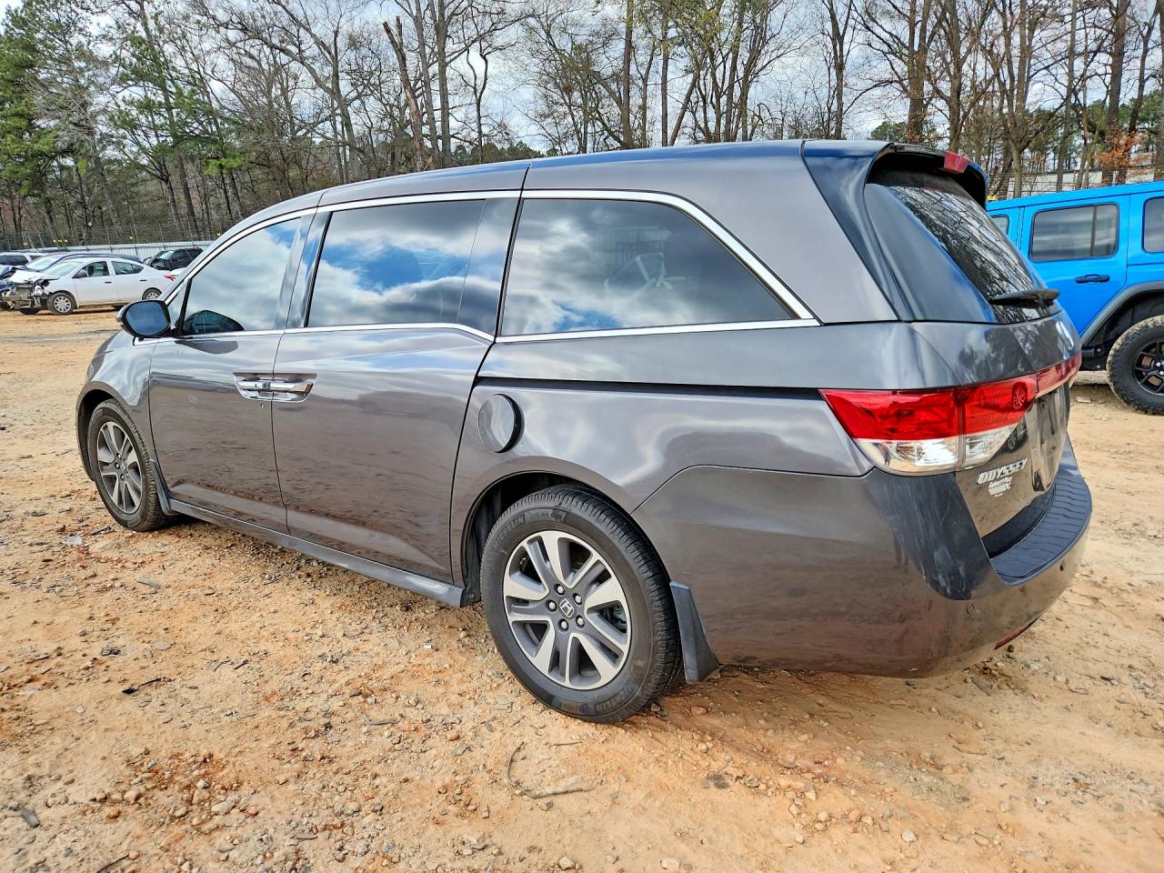 2016 HONDA ODYSSEY TOURING photo 2