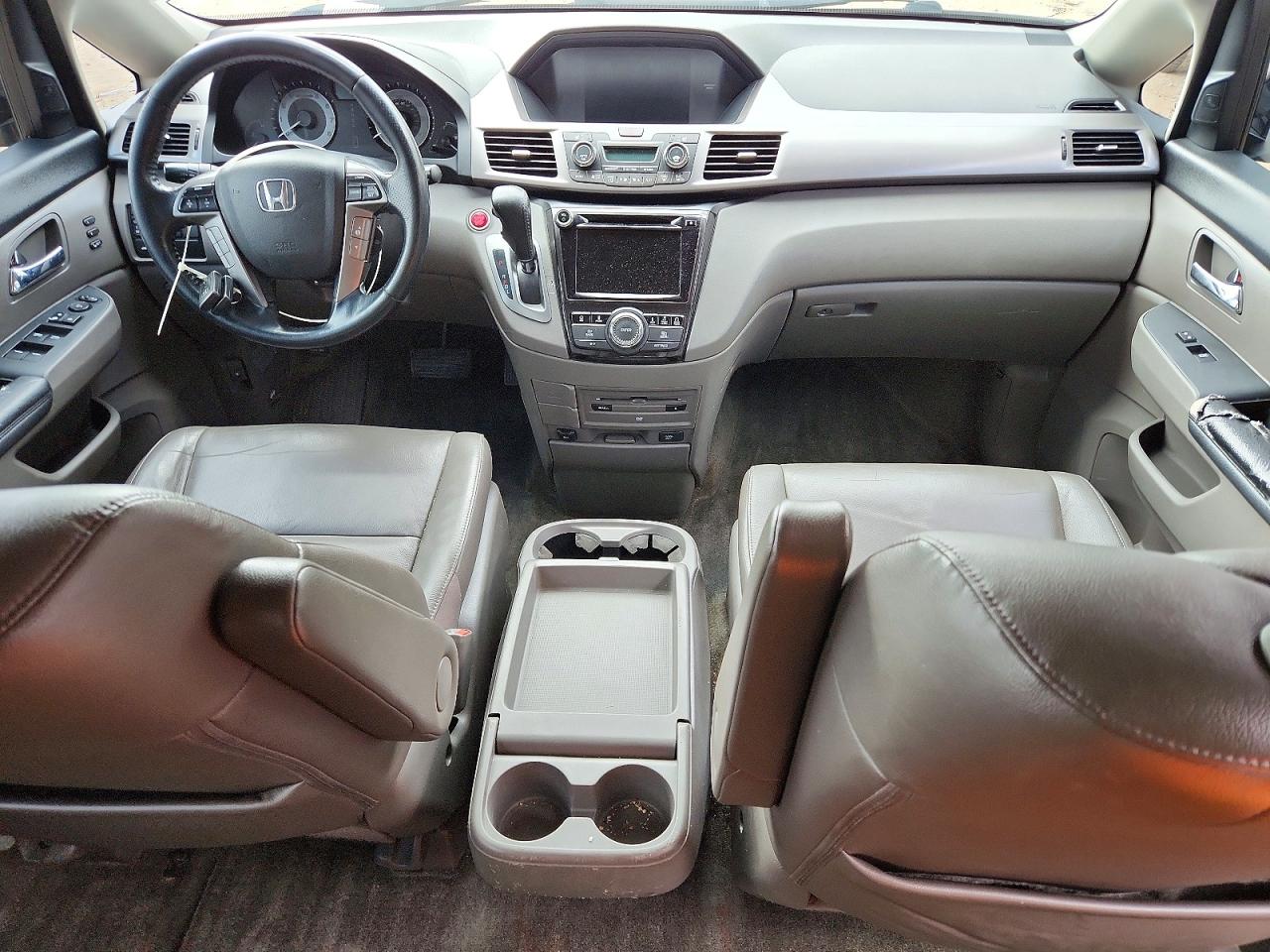 2016 HONDA ODYSSEY TOURING photo 8