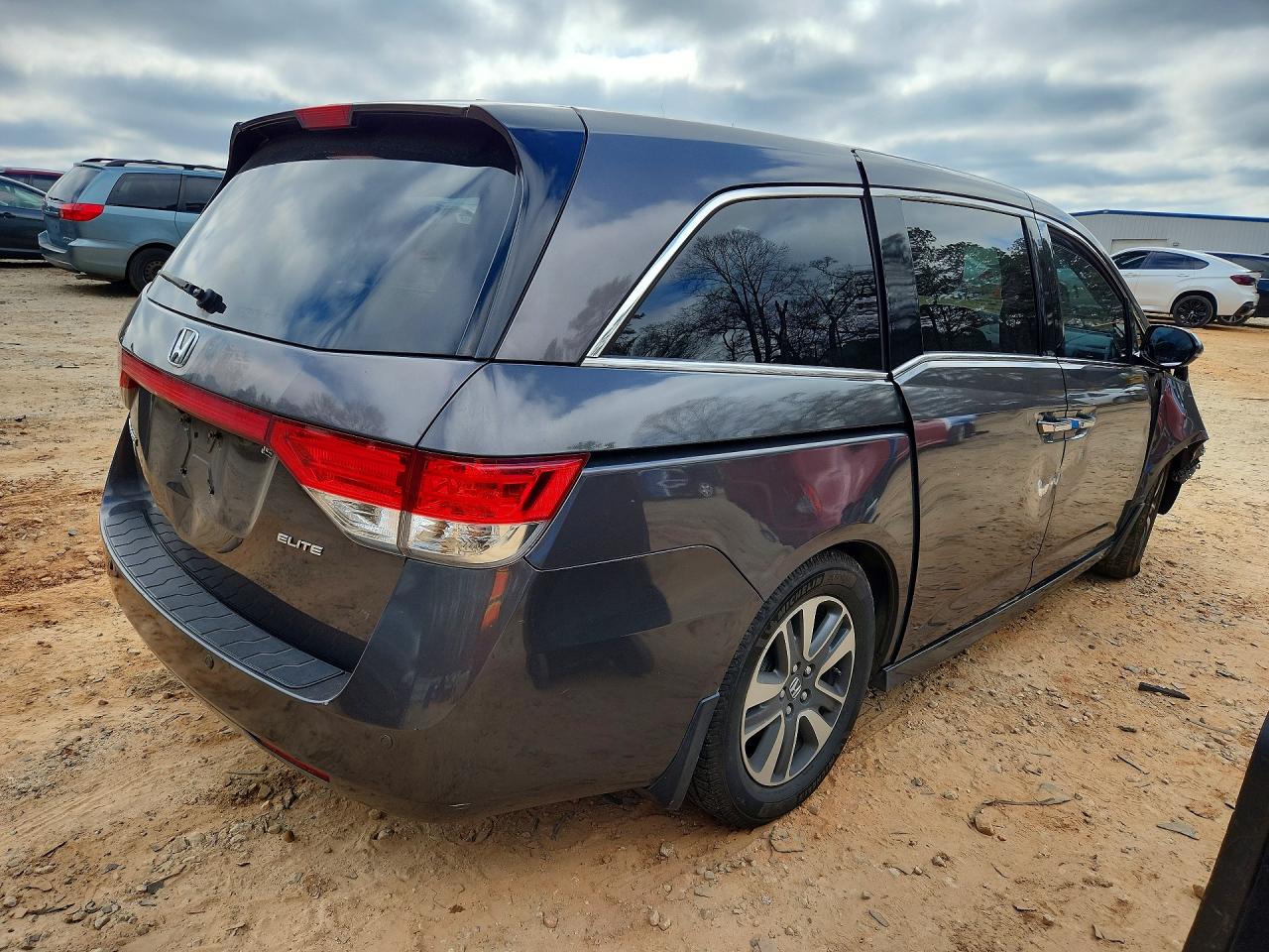 2016 HONDA ODYSSEY TOURING photo 3