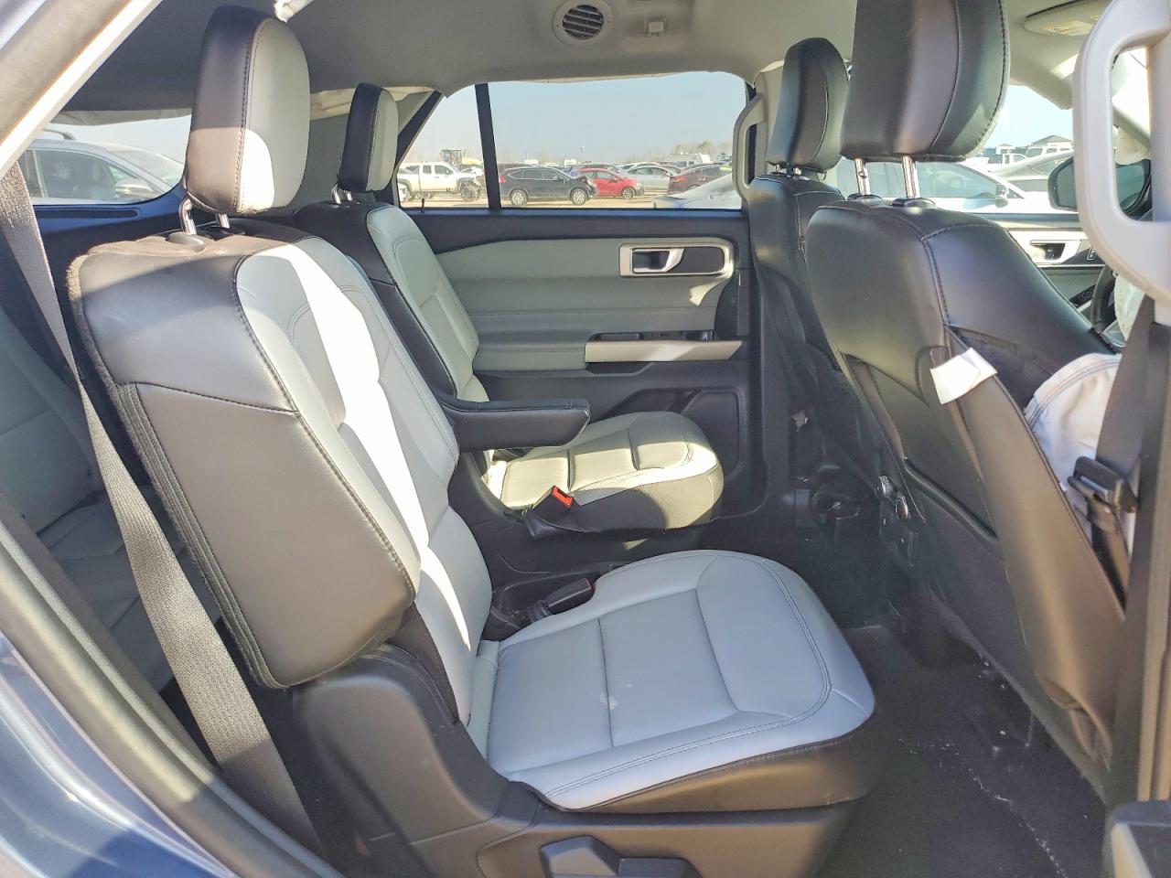 2021 FORD EXPLORER XLT photo 11