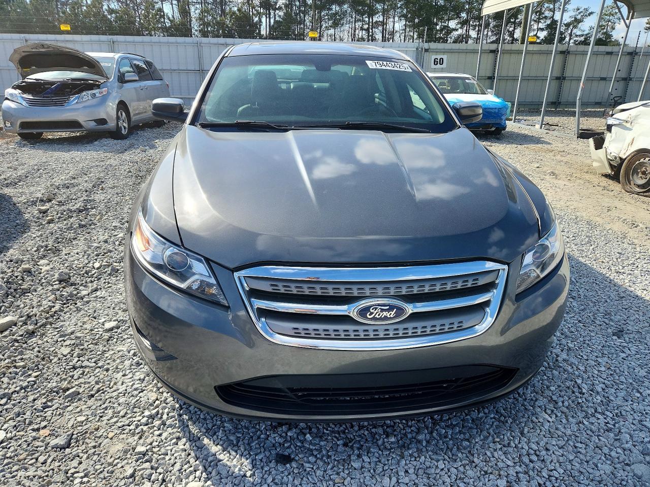 2011 FORD TAURUS SEL photo 9