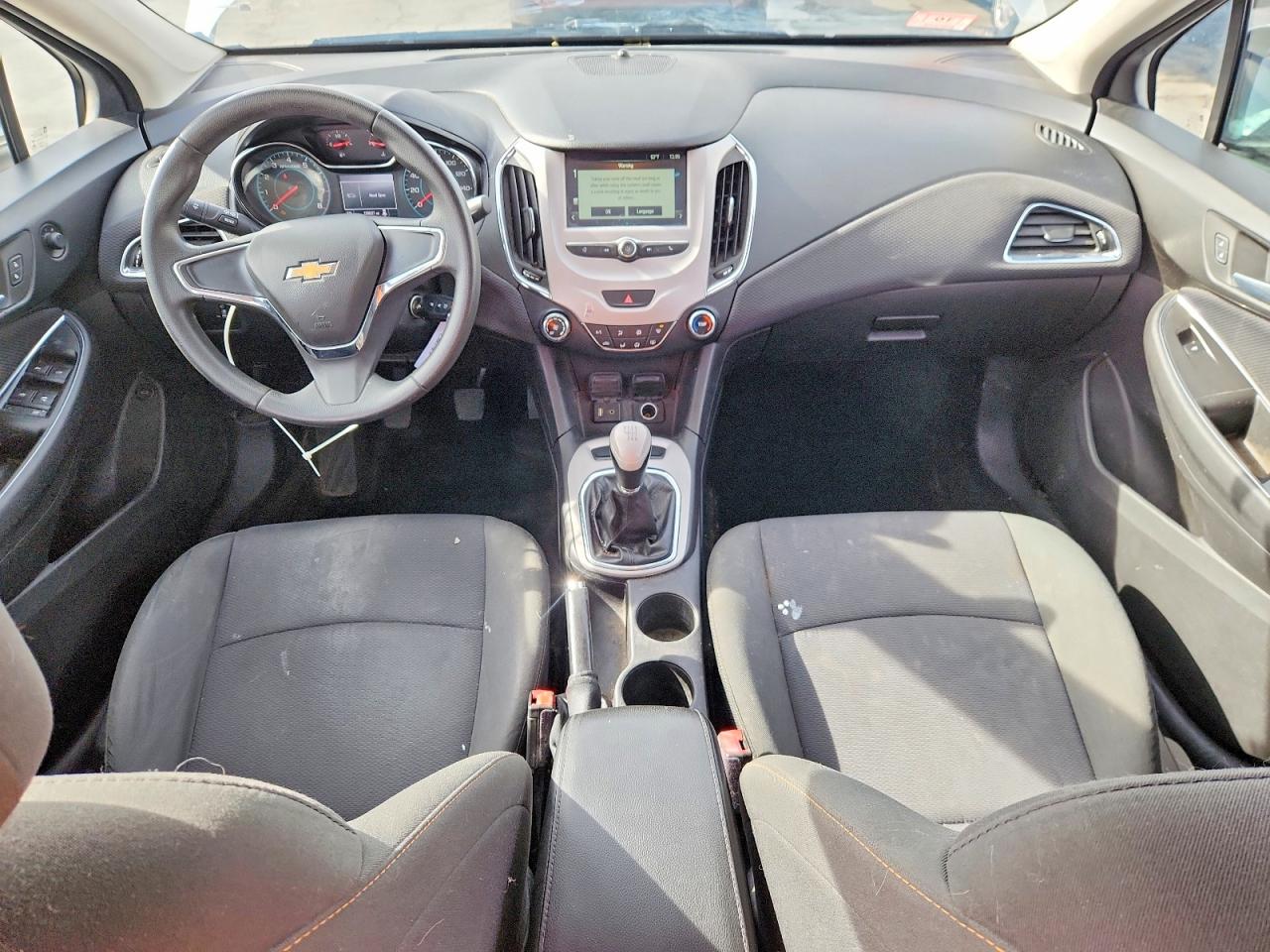 2017 CHEVROLET CRUZE LS photo 15