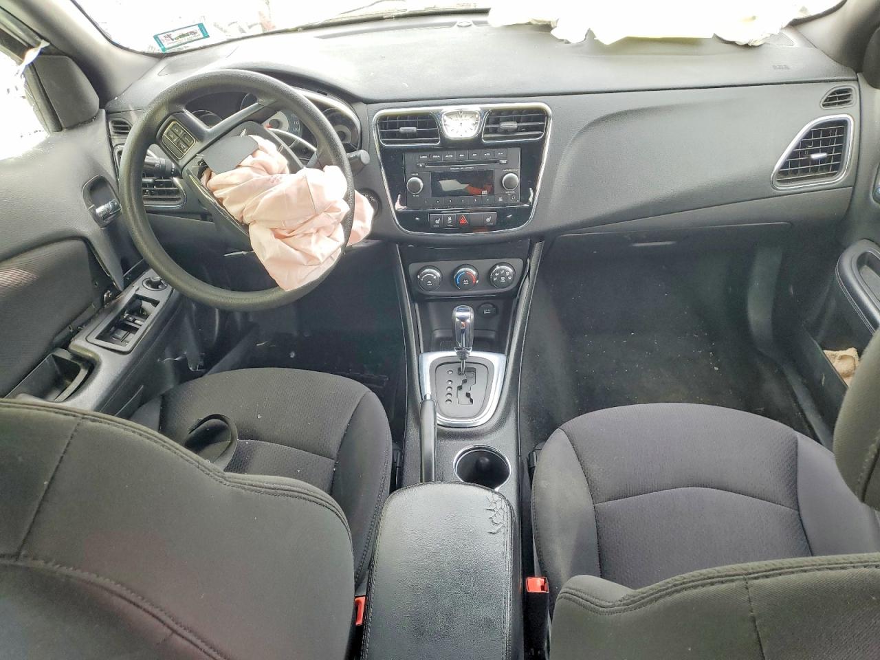 2013 CHRYSLER 200 LX photo 8