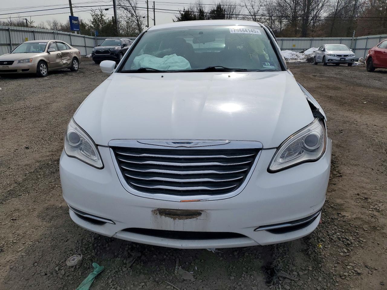 2013 CHRYSLER 200 LX photo 5