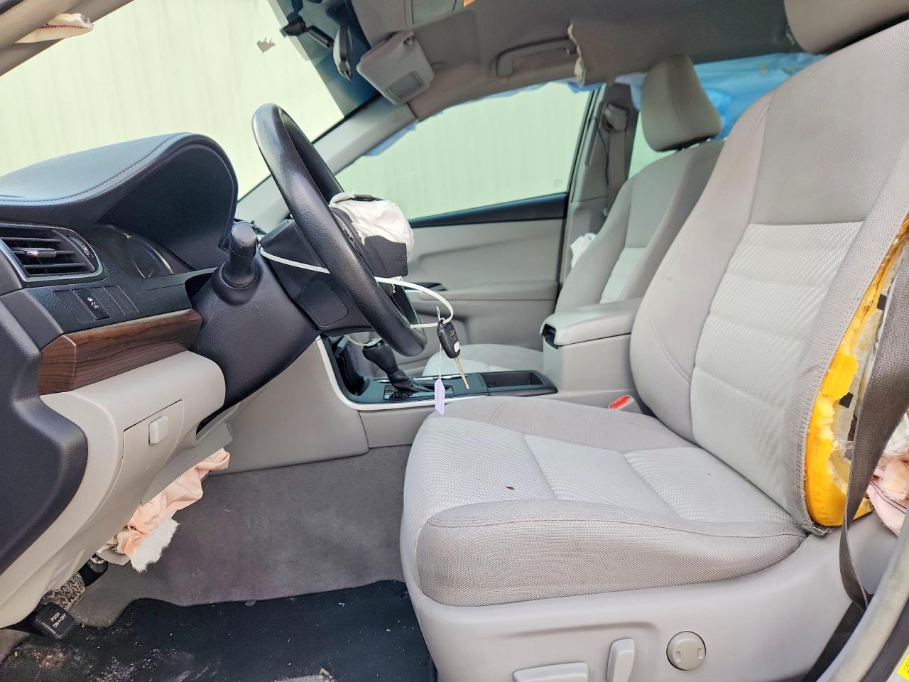 2016 TOYOTA CAMRY LE photo 19