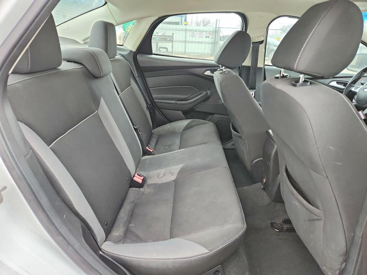 2014 FORD FOCUS SE photo 10