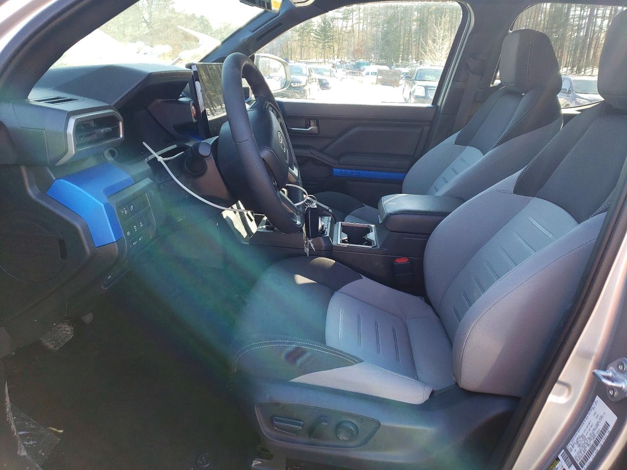 2025 TOYOTA TACOMA TRD OFF-ROAD photo 7
