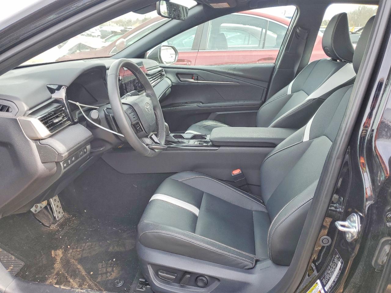 2025 TOYOTA CAMRY SE photo 13