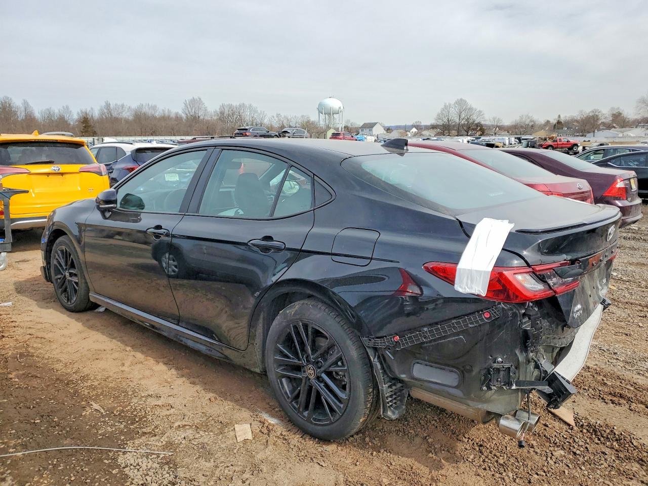 2025 TOYOTA CAMRY SE photo 3