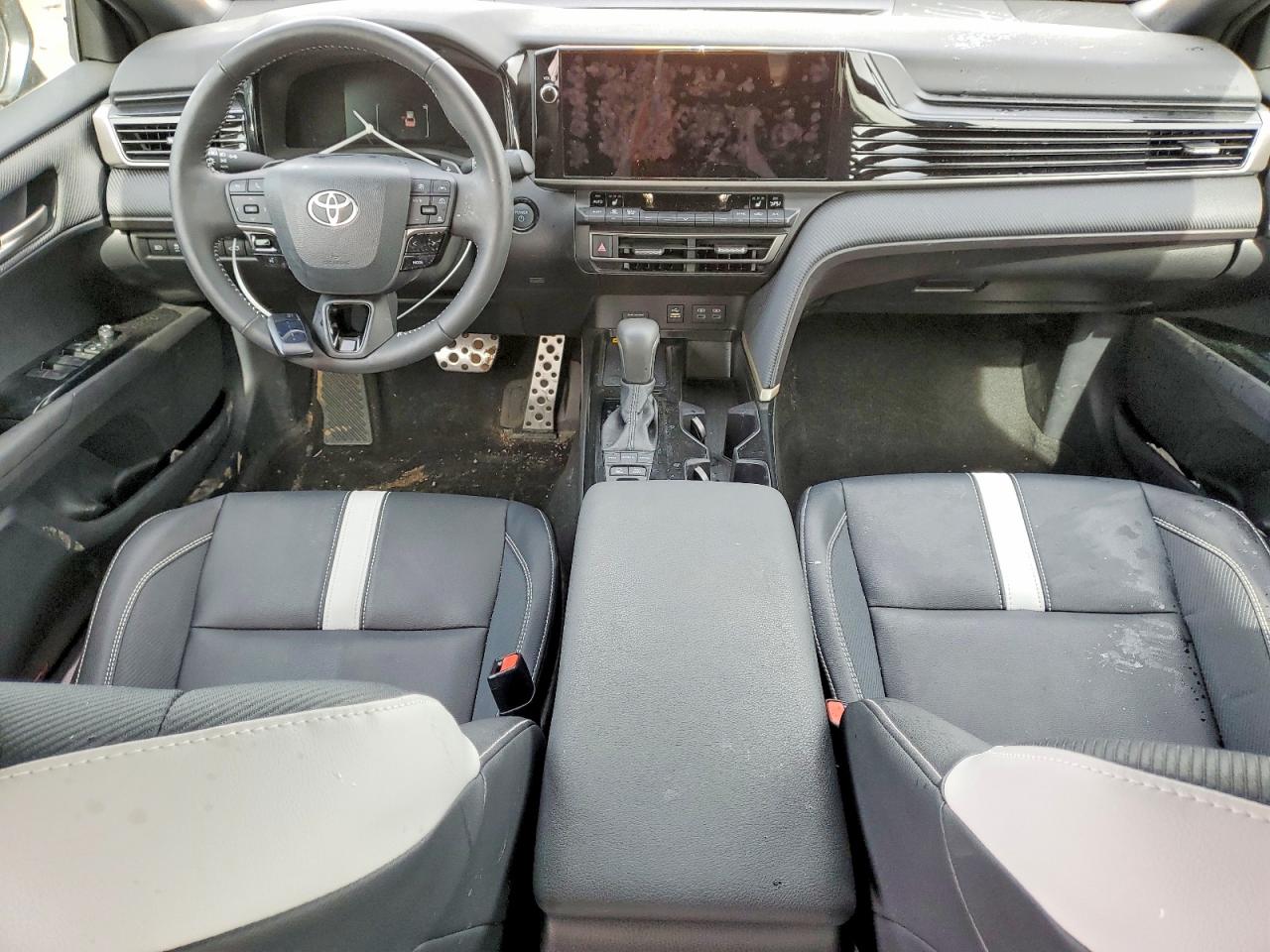 2025 TOYOTA CAMRY SE photo 15