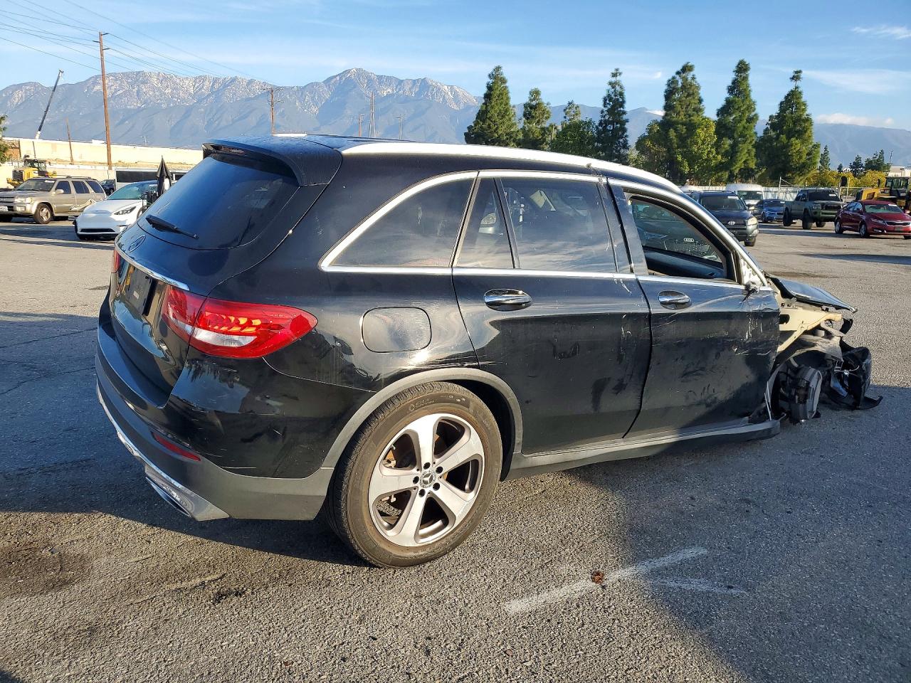 2018 MERCEDES-BENZ GLC 300 photo 5