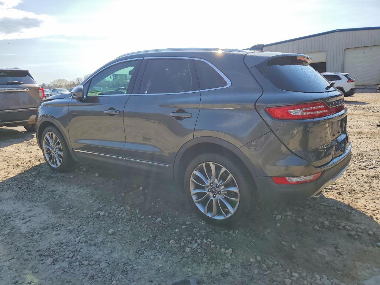 2017 LINCOLN MKC RESERVE photo 2
