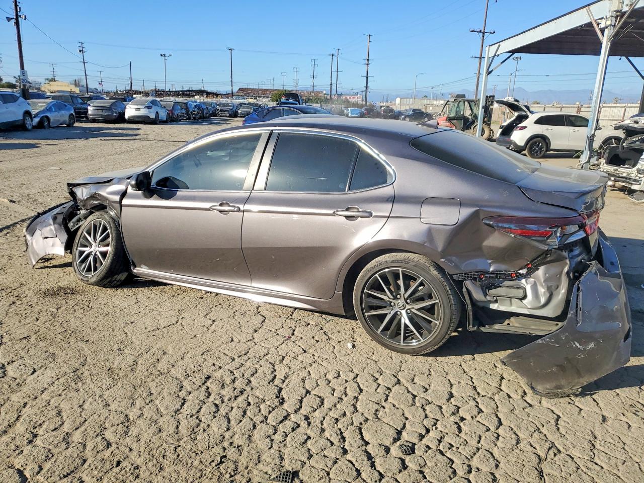 2024 TOYOTA CAMRY SE photo 3
