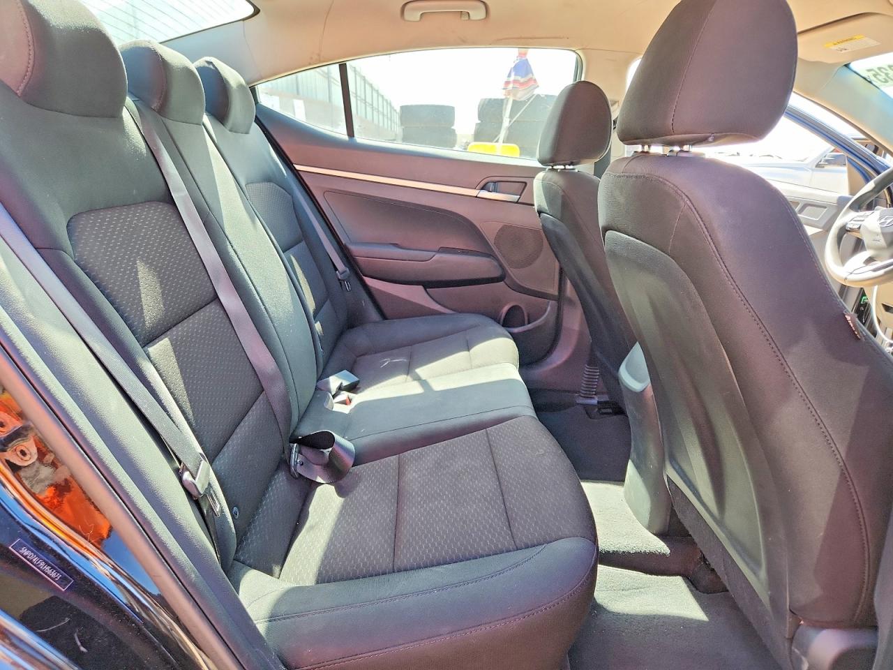 2020 HYUNDAI ELANTRA SE photo 19