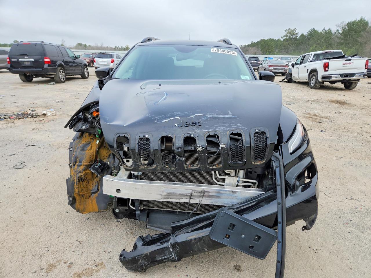 2018 JEEP CHEROKEE photo 9
