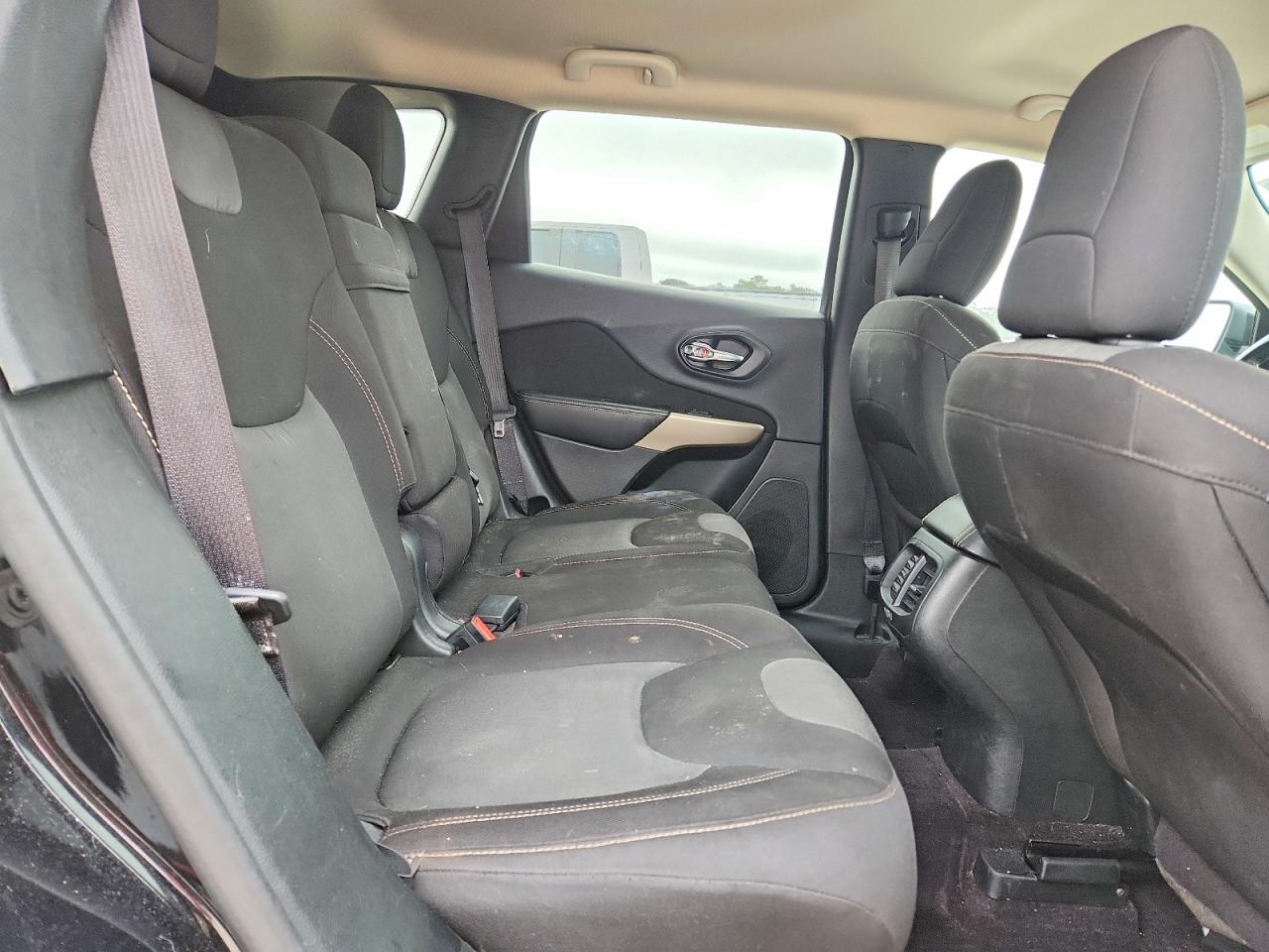 2018 JEEP CHEROKEE photo 21