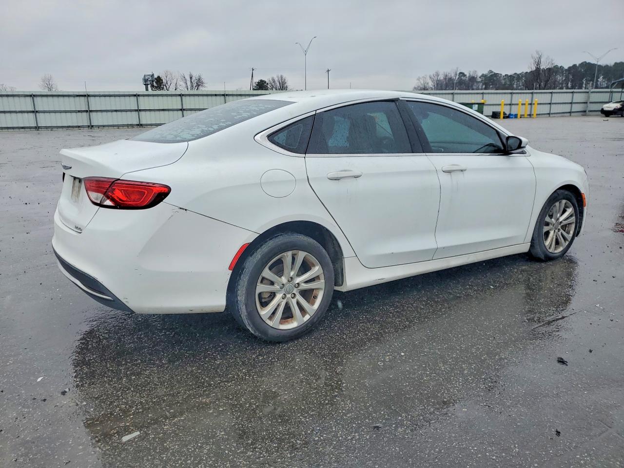 2016 CHRYSLER 200 LIMITED photo 5