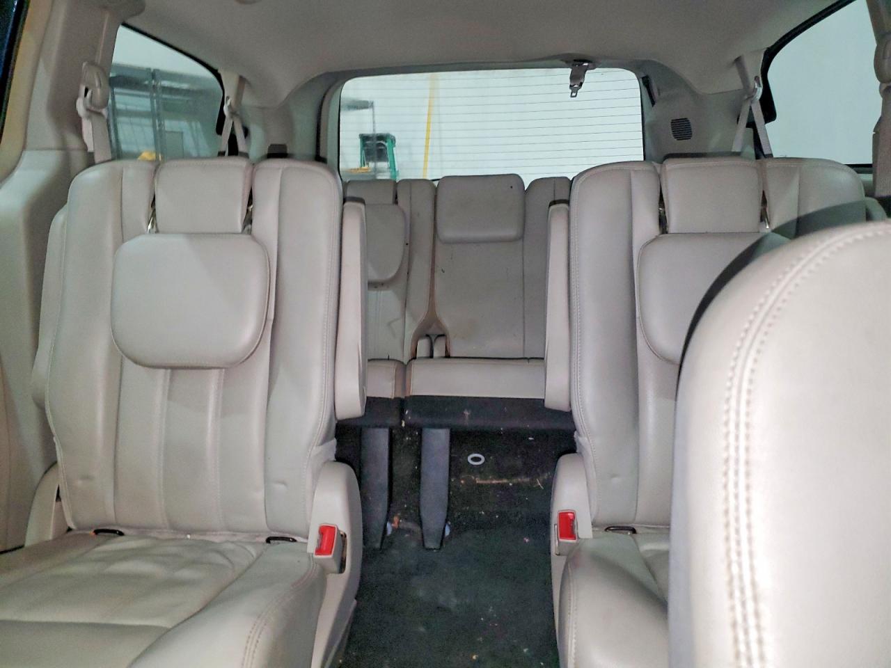 2012 CHRYSLER TOWN & COUNTRY TOURING photo 19