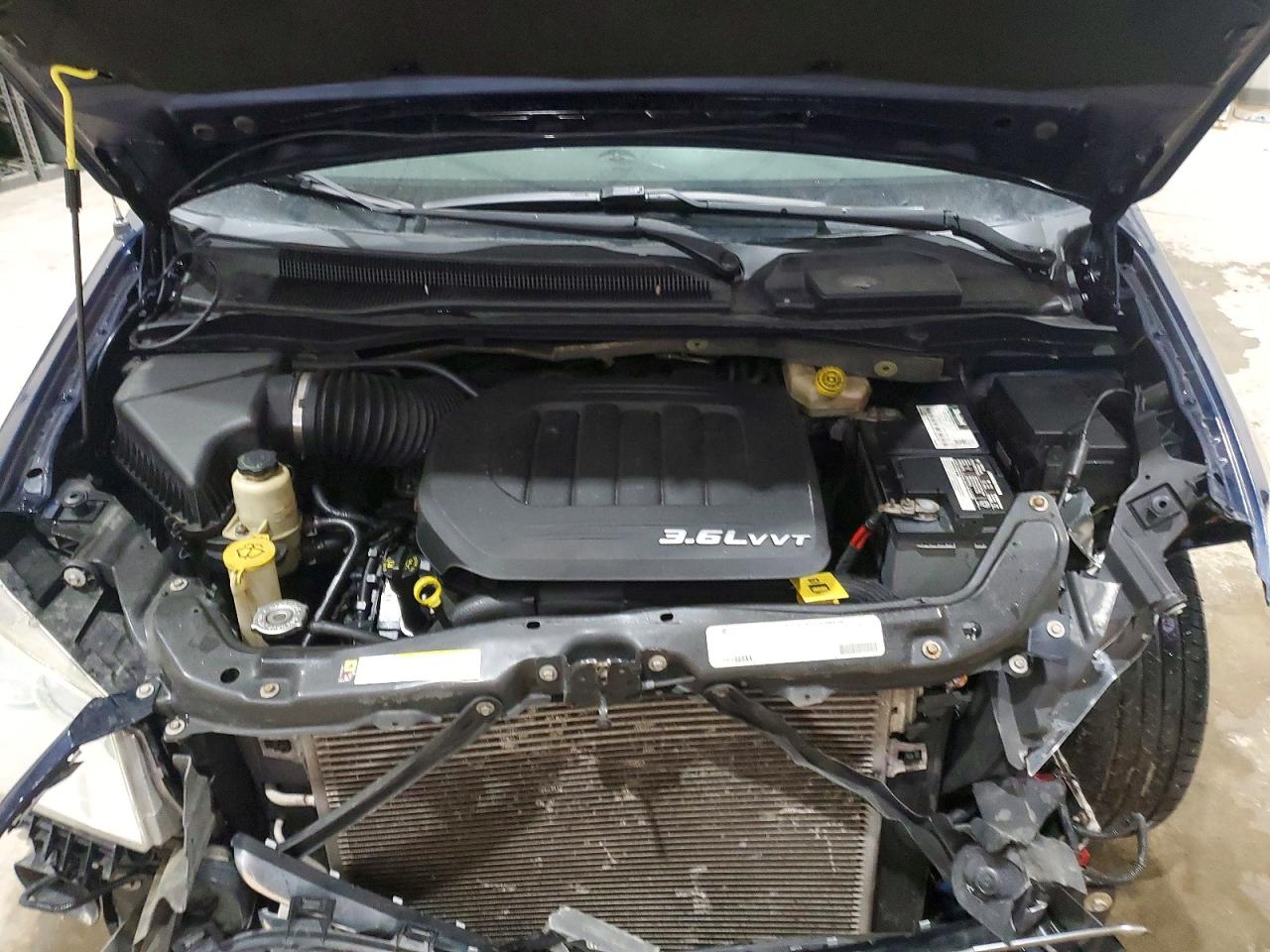 2012 CHRYSLER TOWN & COUNTRY TOURING photo 23