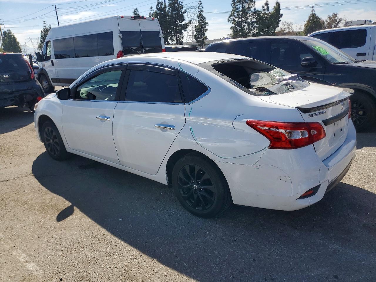 2018 NISSAN SENTRA S photo 4