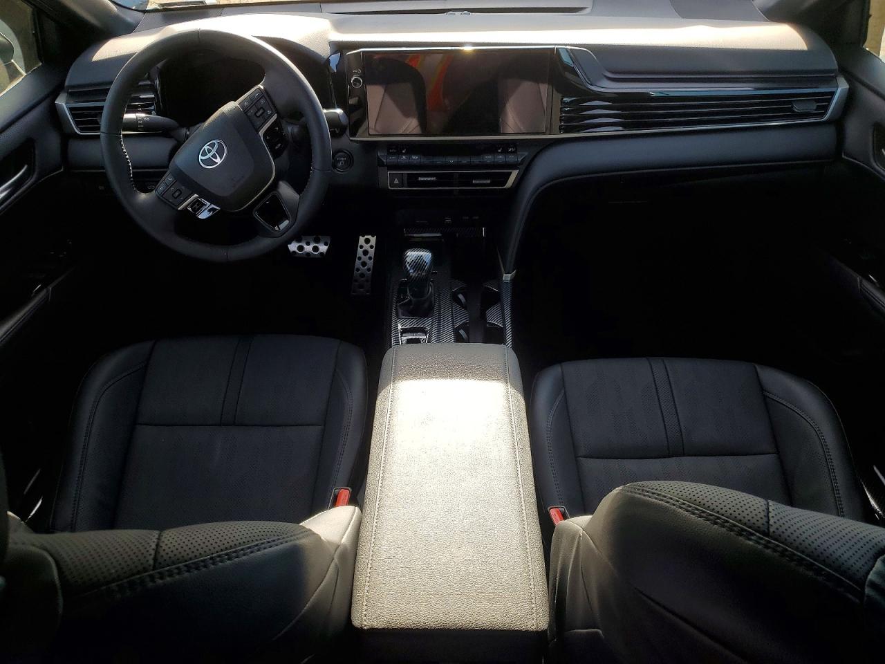 2025 TOYOTA CAMRY XSE photo 8