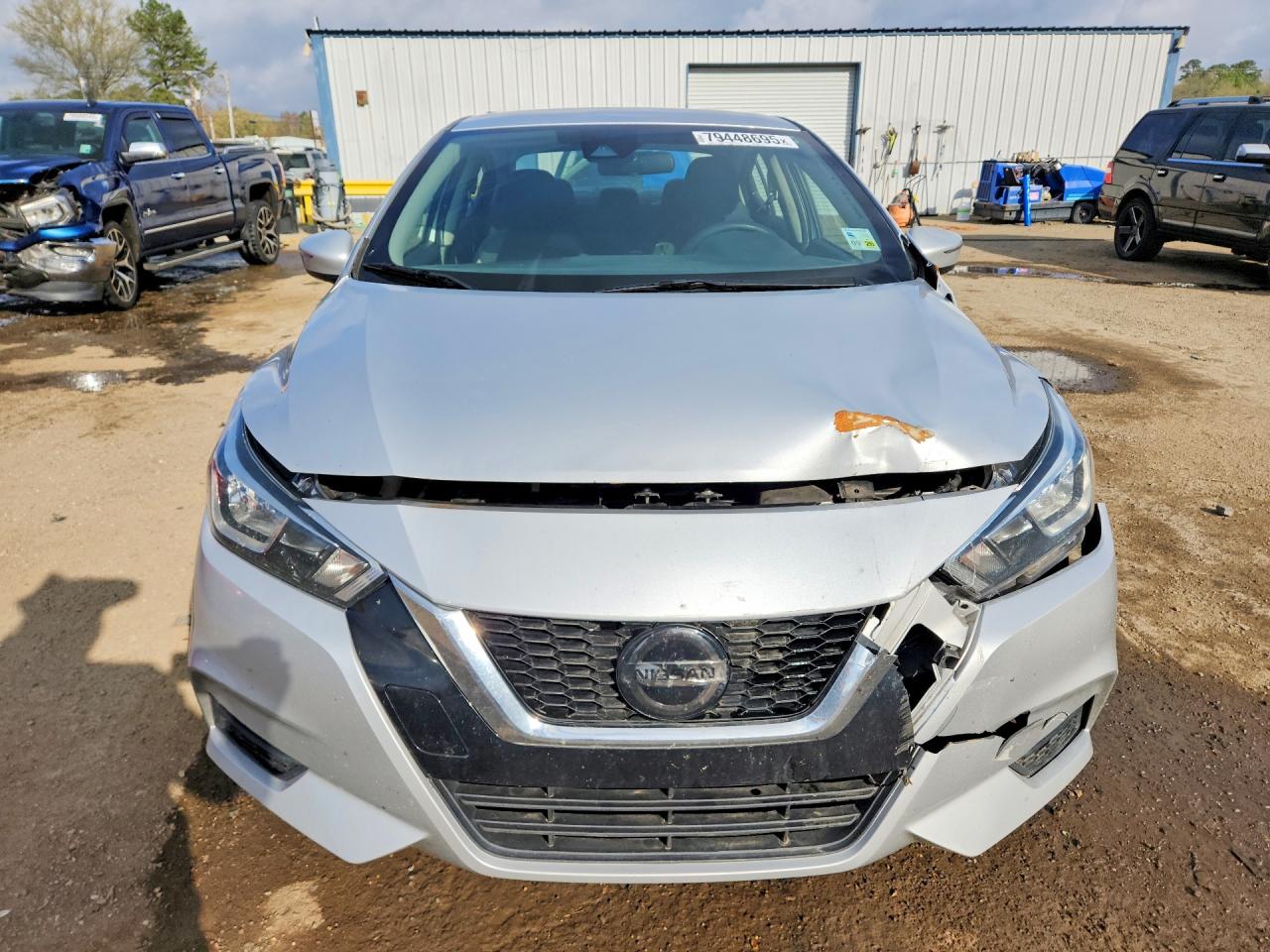 2020 NISSAN VERSA SV photo 5