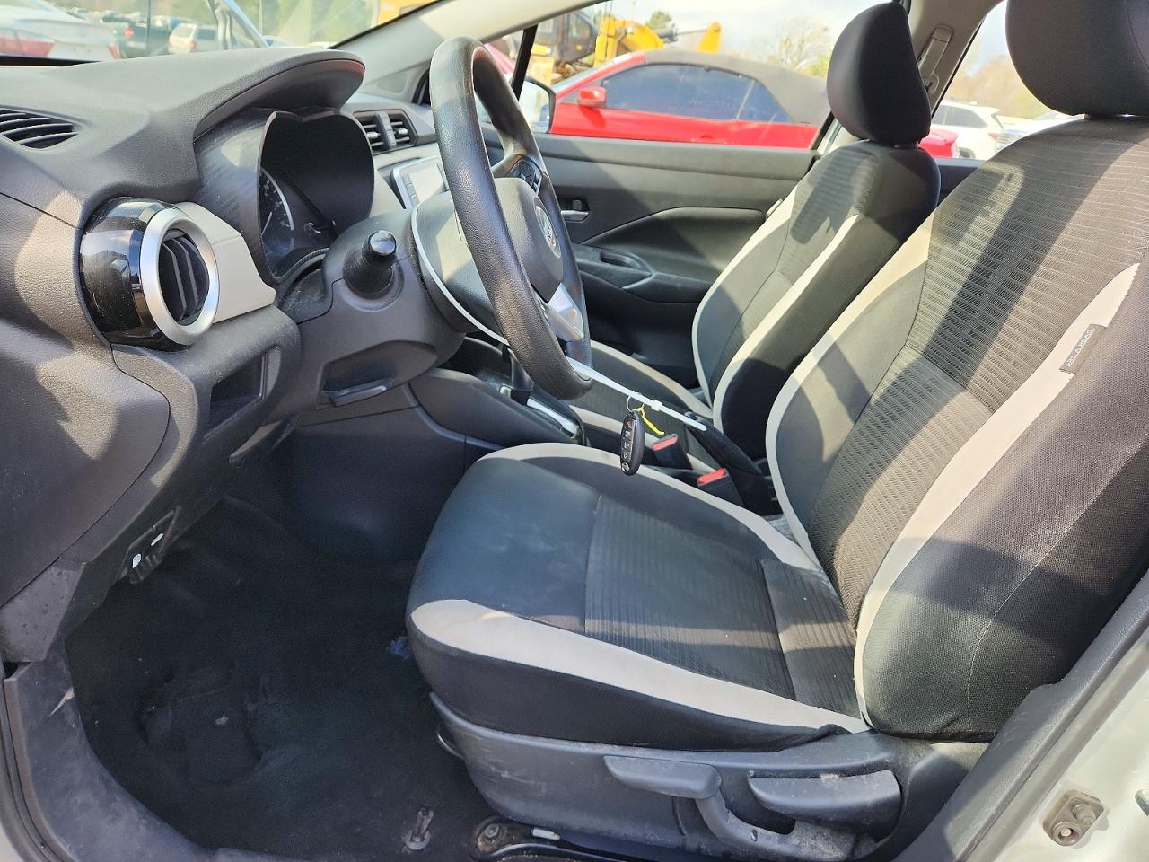 2020 NISSAN VERSA SV photo 7
