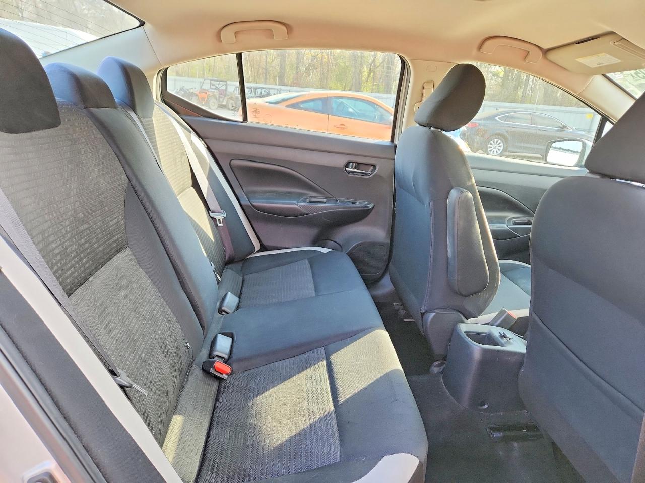 2020 NISSAN VERSA SV photo 10