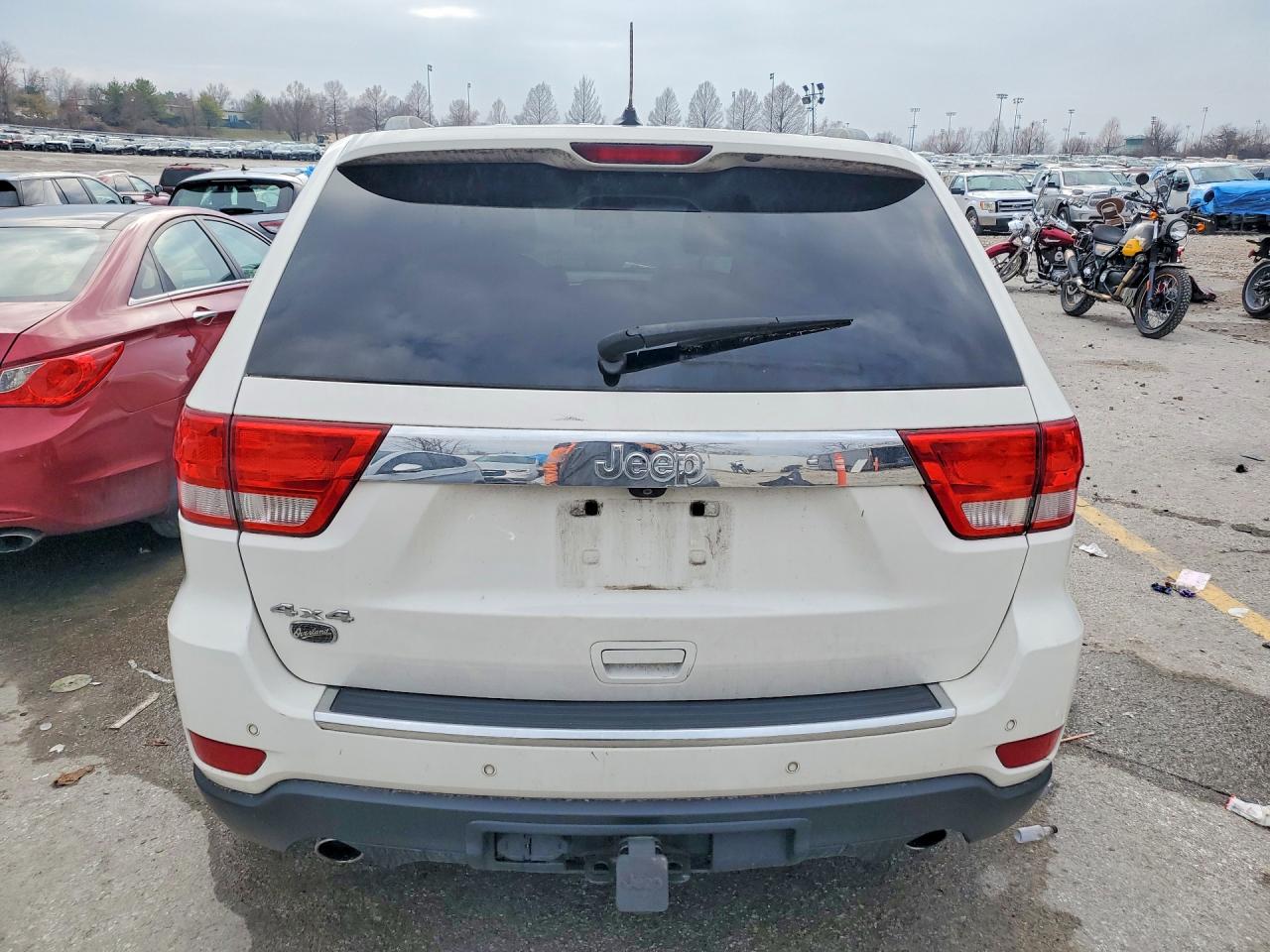 2012 JEEP GRAND CHEROKEE OVERLAND photo 6