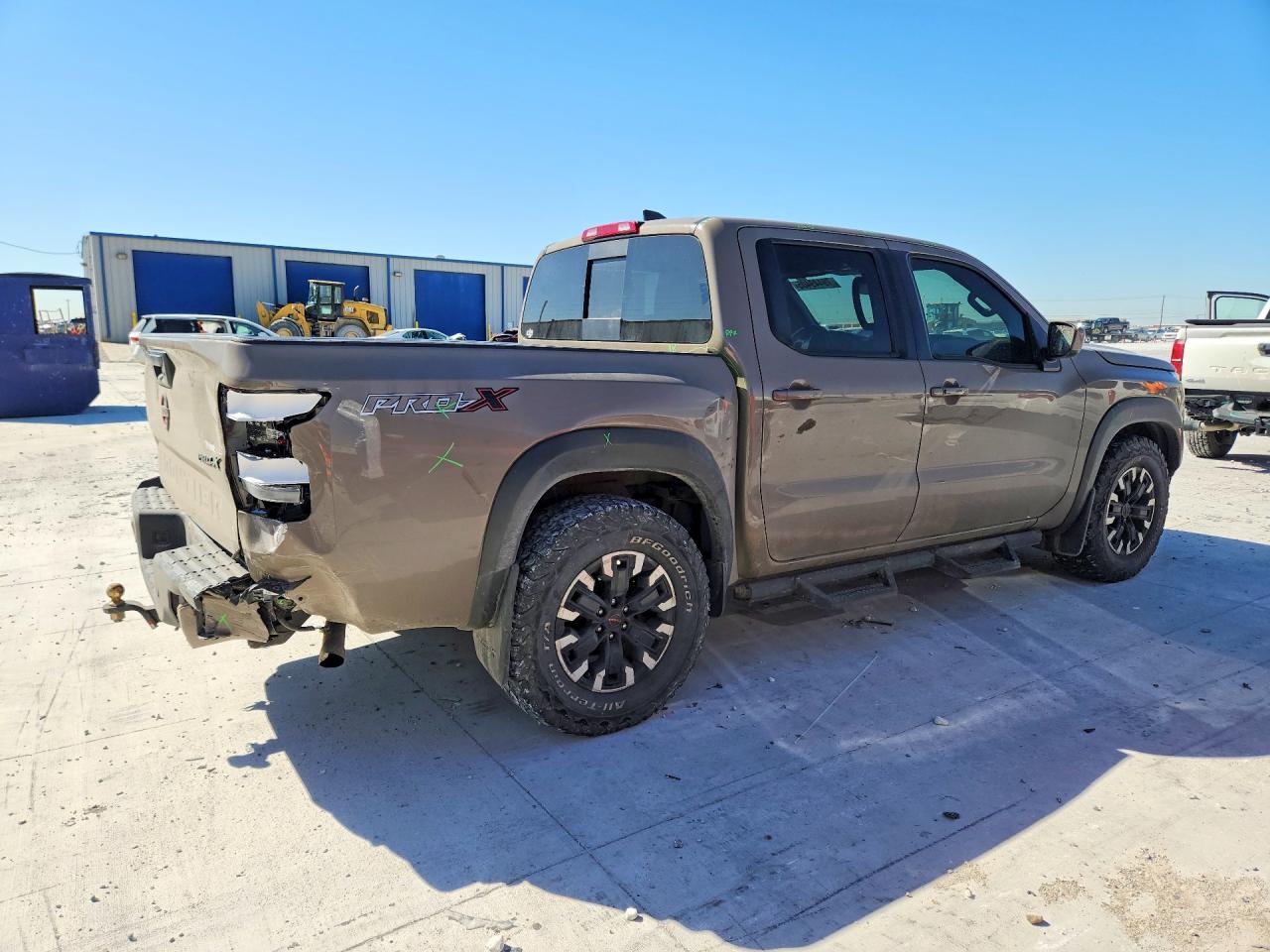 2024 NISSAN FRONTIER PRO-X photo 3