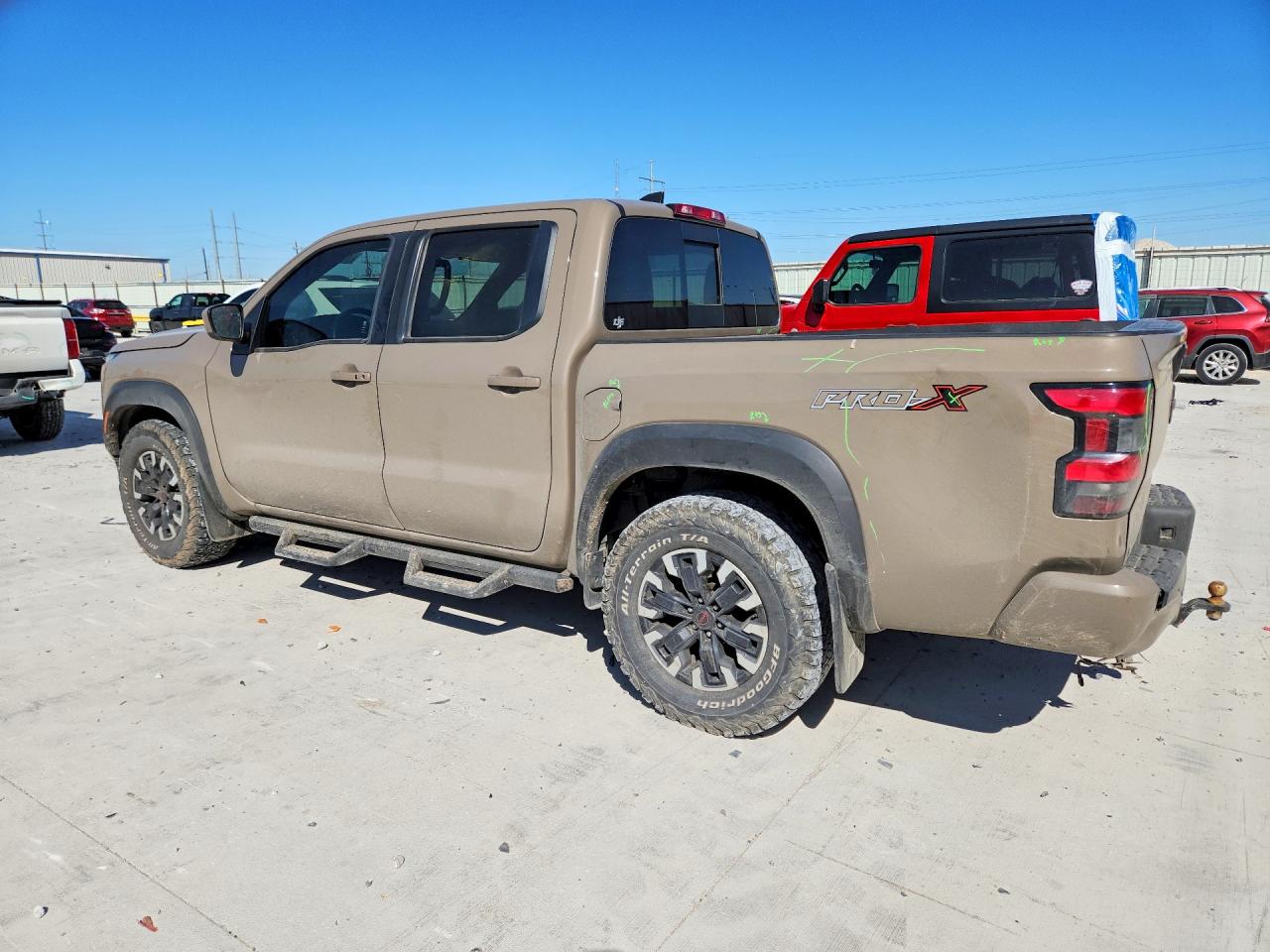 2024 NISSAN FRONTIER PRO-X photo 2