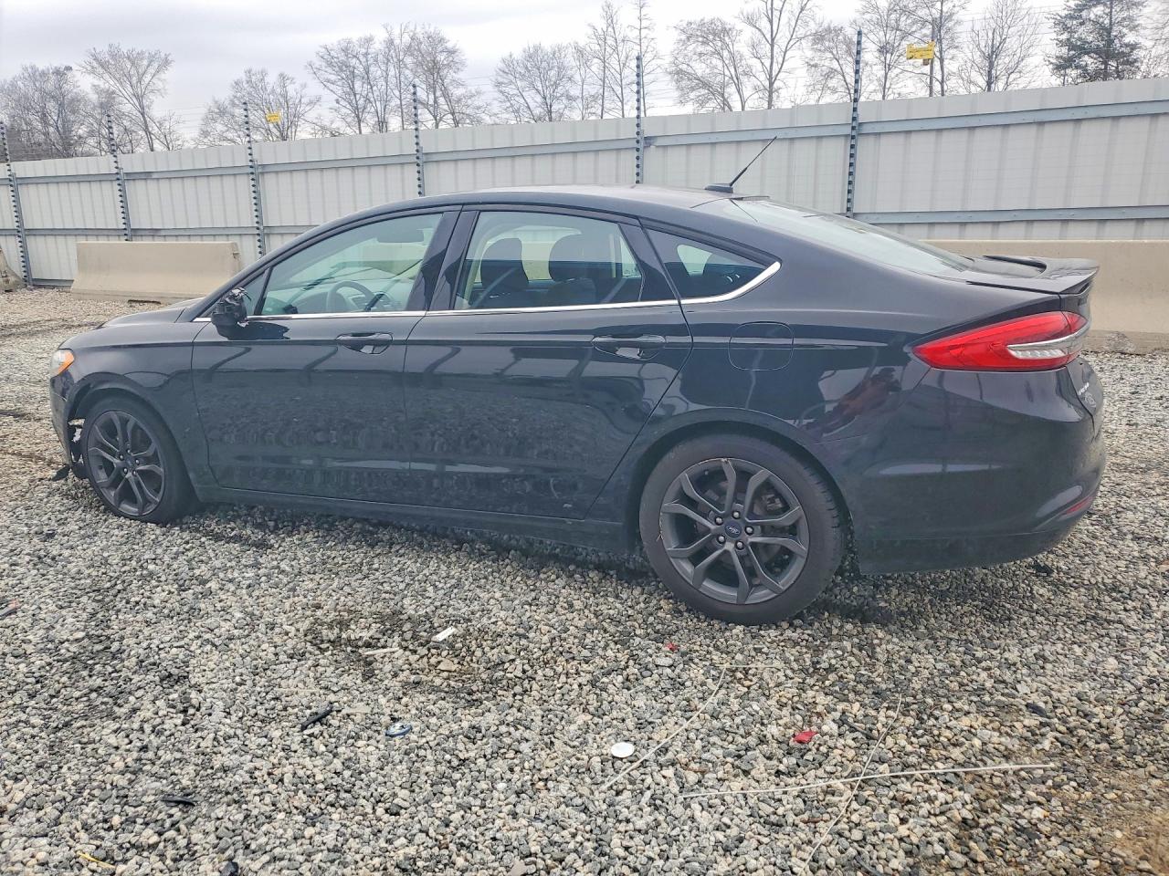 2018 FORD FUSION S photo 2