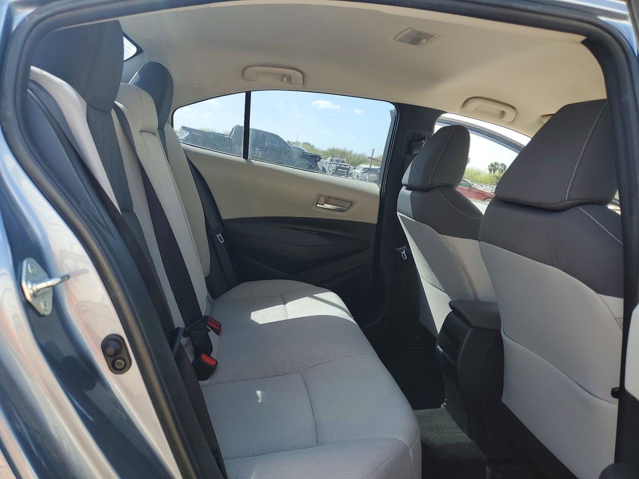 2020 TOYOTA COROLLA LE photo 10