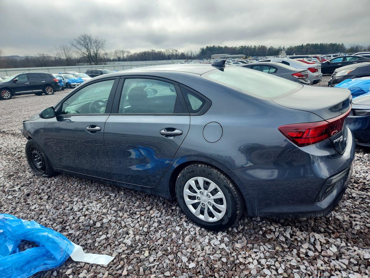 2021 KIA FORTE FE photo 3