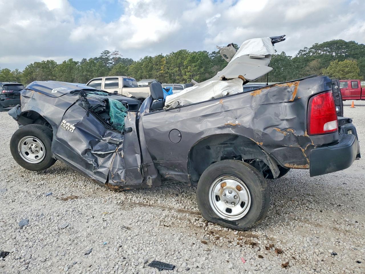 2019 RAM 1500 CLASSIC TRADESMAN photo 2