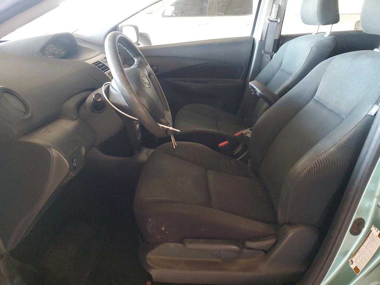 2009 TOYOTA YARIS BASE photo 19