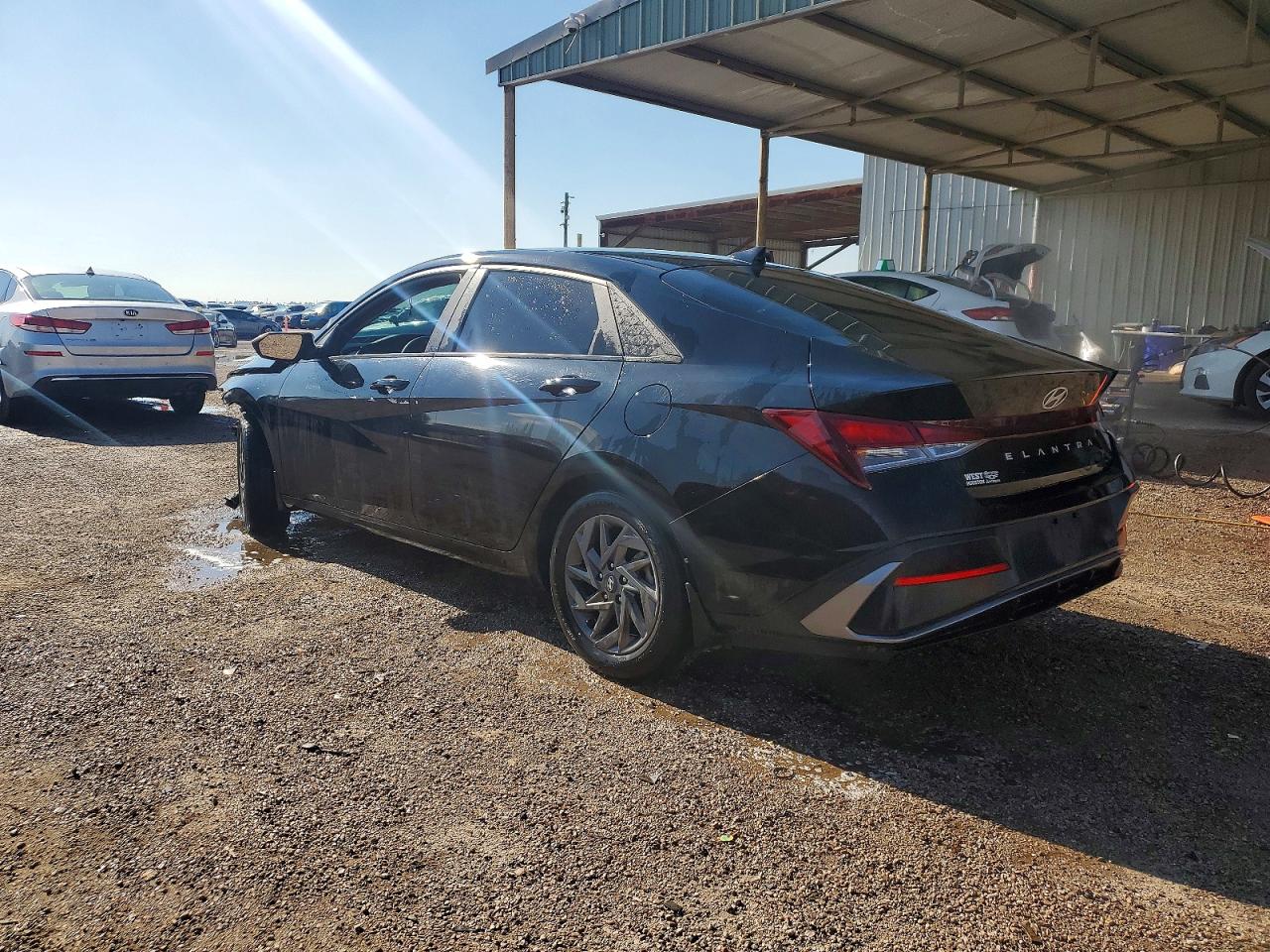 2024 HYUN ELANTRA photo 3