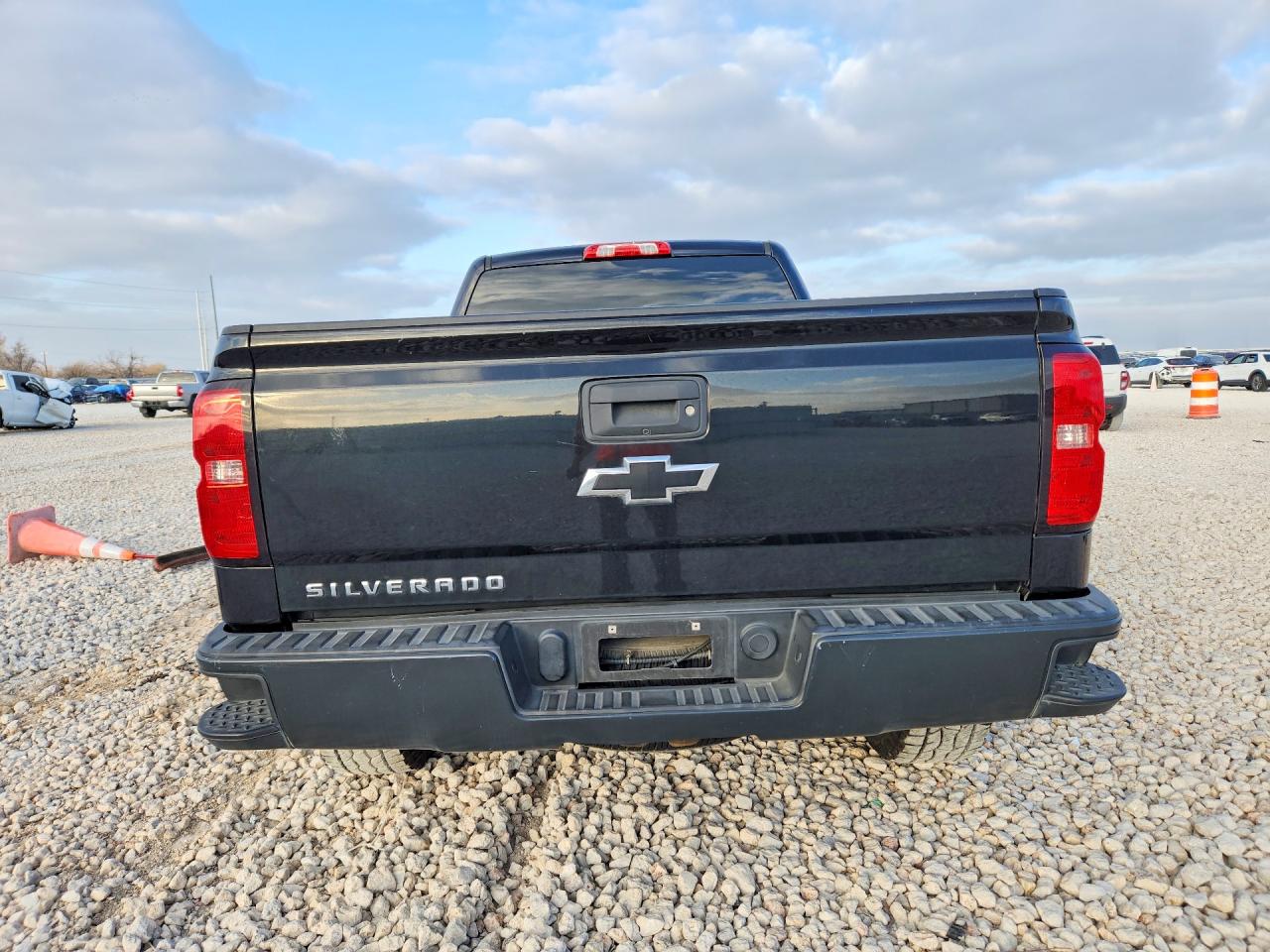 2015 CHEVROLET SILVERADO C1500 photo 11
