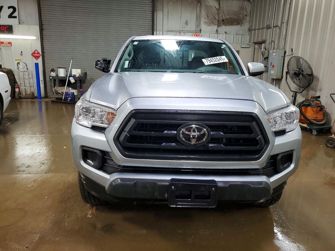 2022 TOYOTA TACOMA SR photo 9