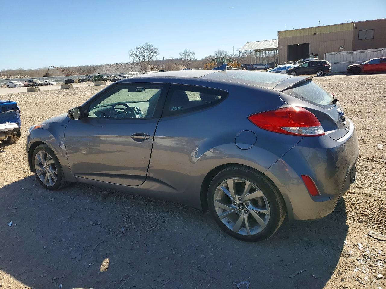 2016 HYUNDAI VELOSTER BASE photo 4