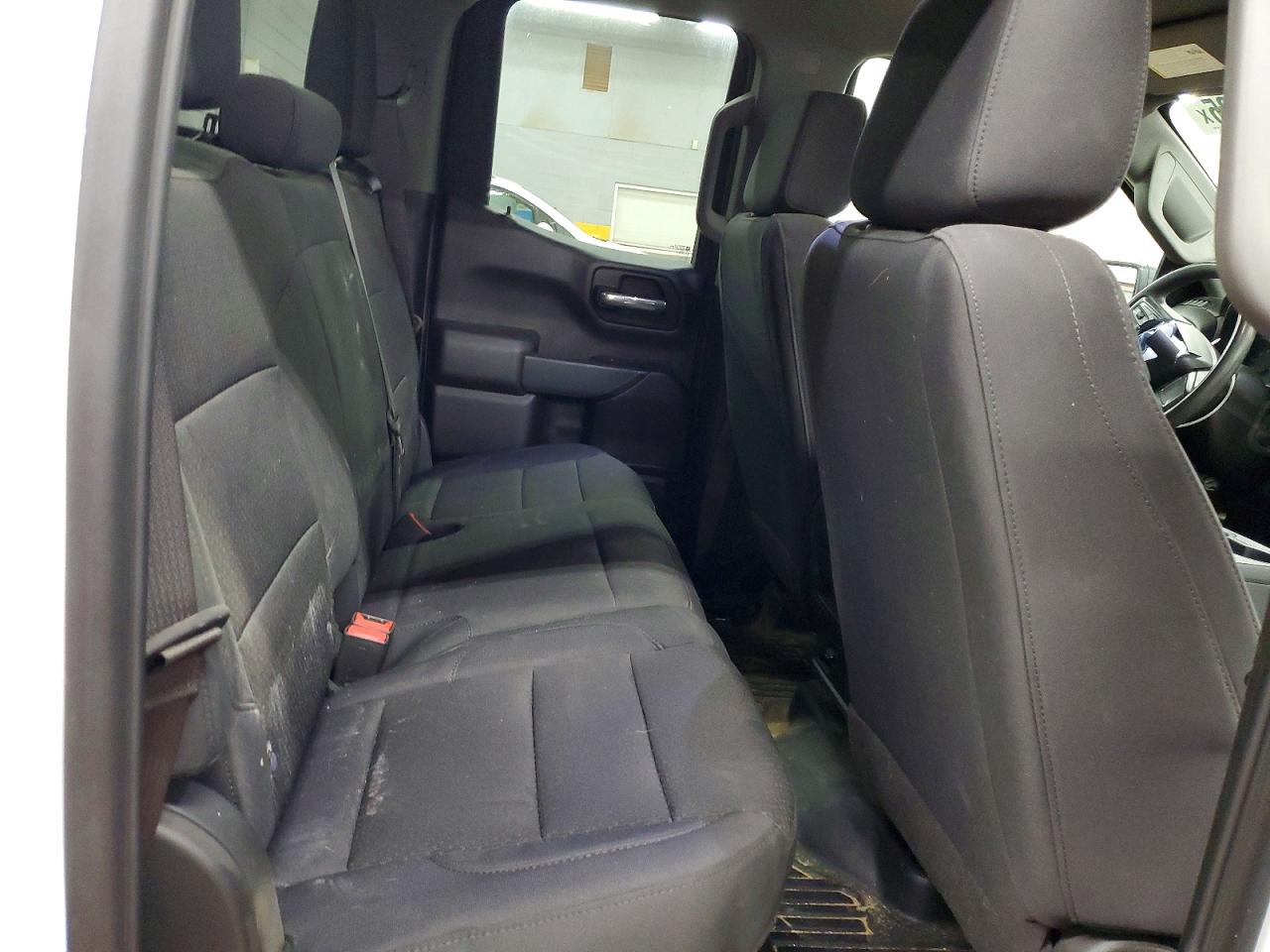 2024 CHEVROLET SILVERADO C1500 photo 28