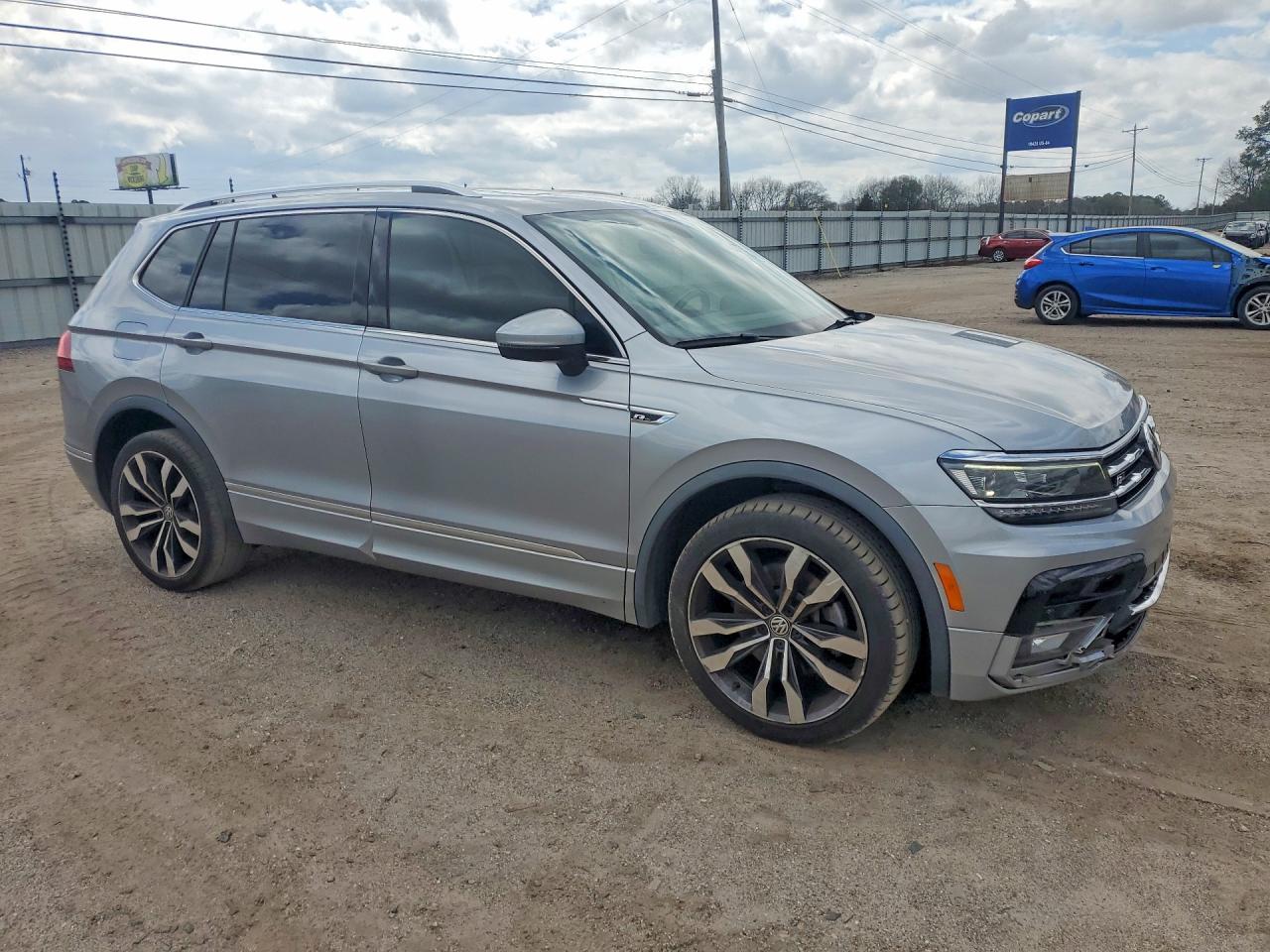 2020 VOLKSWAGEN TIGUAN SEL PREMIUM R-LINE photo 7
