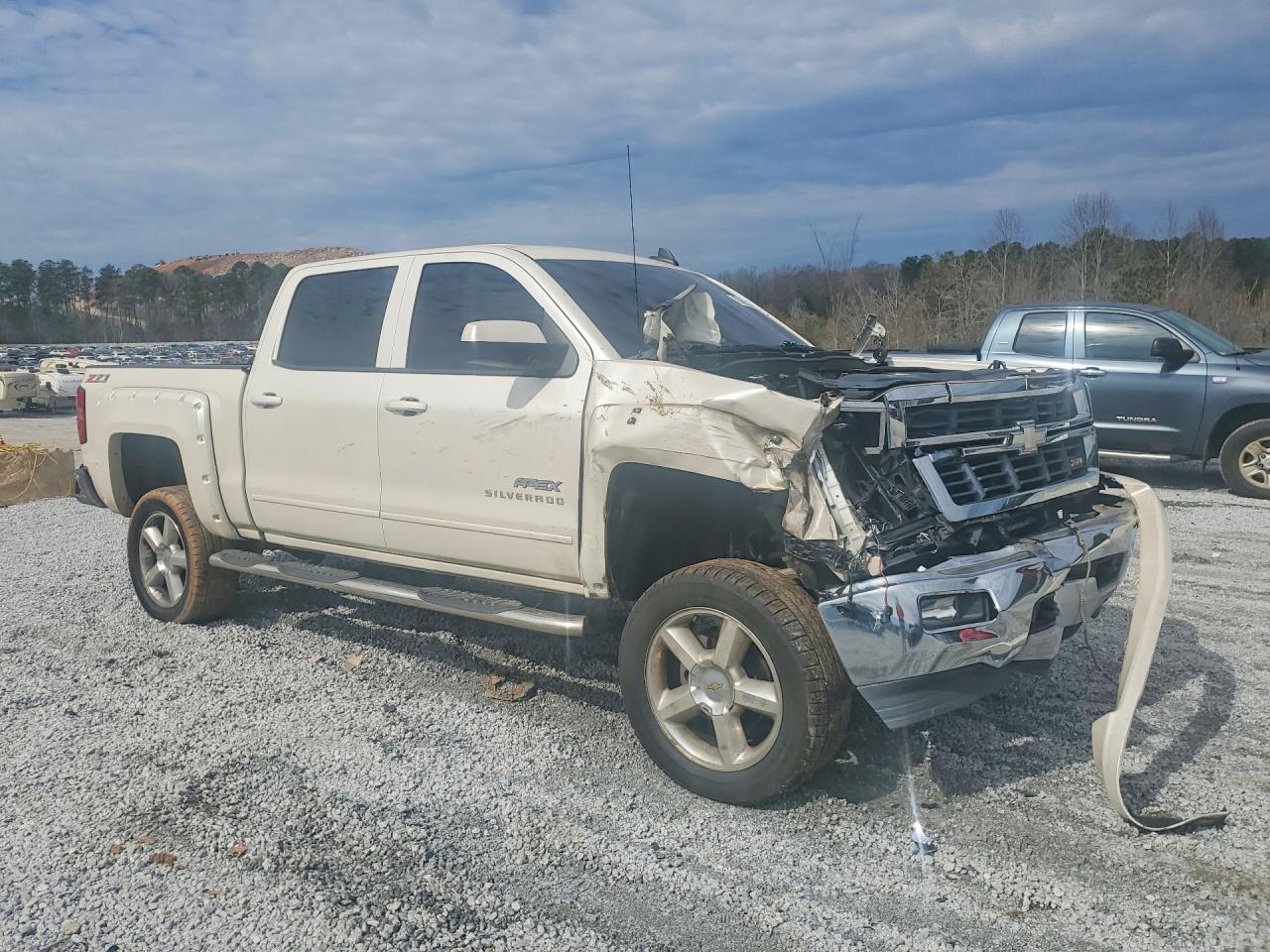 2015 CHEVROLET SILVERADO K1500 LT photo 4