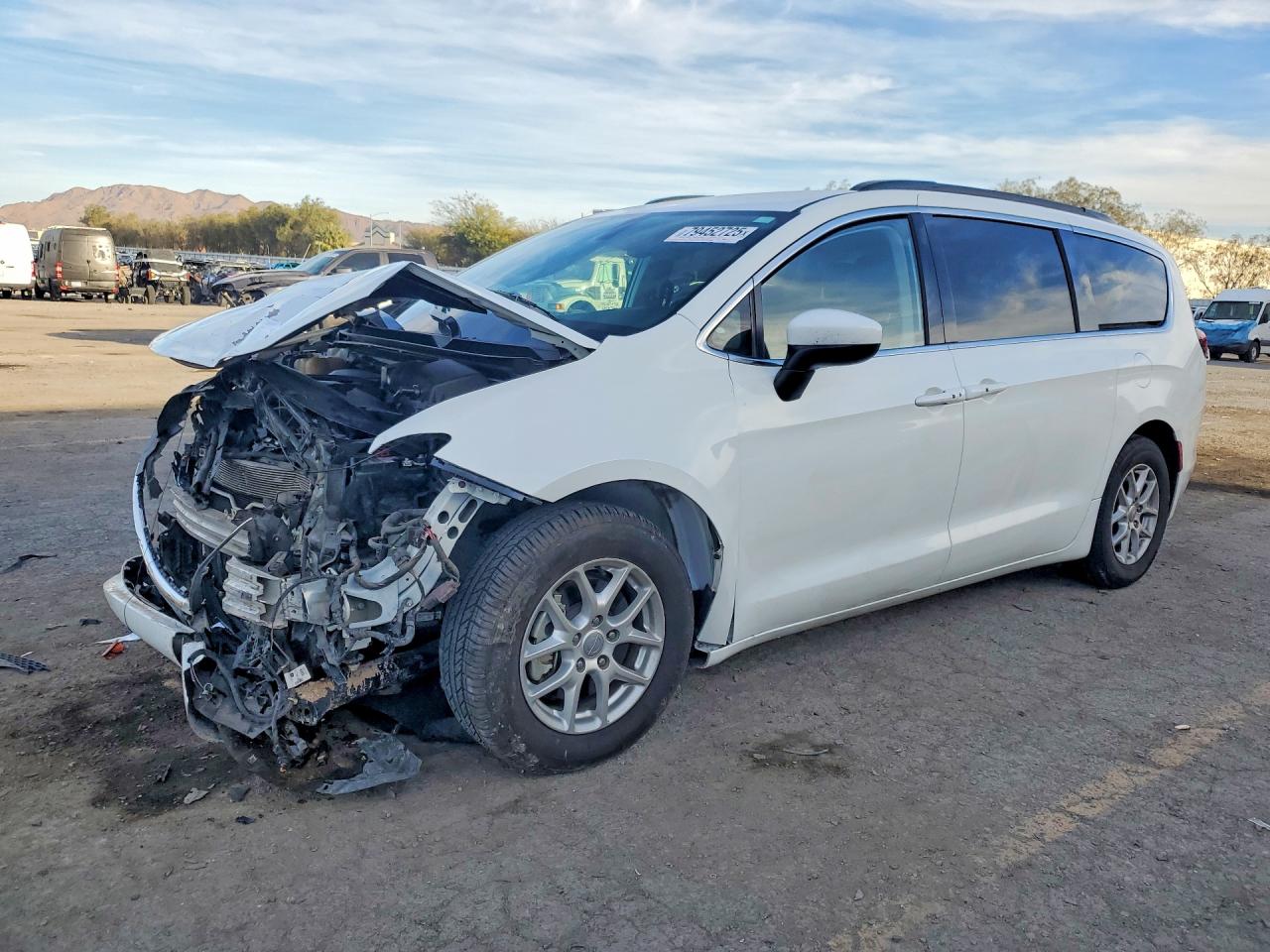 2020 CHRYSLER VOYAGER