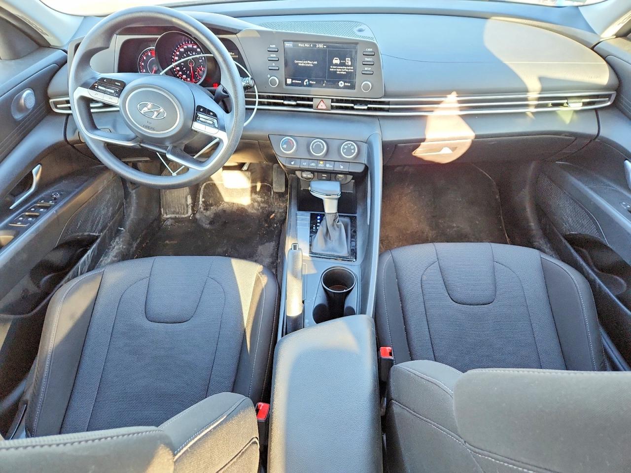 2022 HYUNDAI ELANTRA SEL photo 8